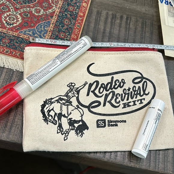 RODEO 🤠 Cowboy bandana, Coin Zippered Bag, sanitizer & spf 15 lip balm - Picture 2 of 5